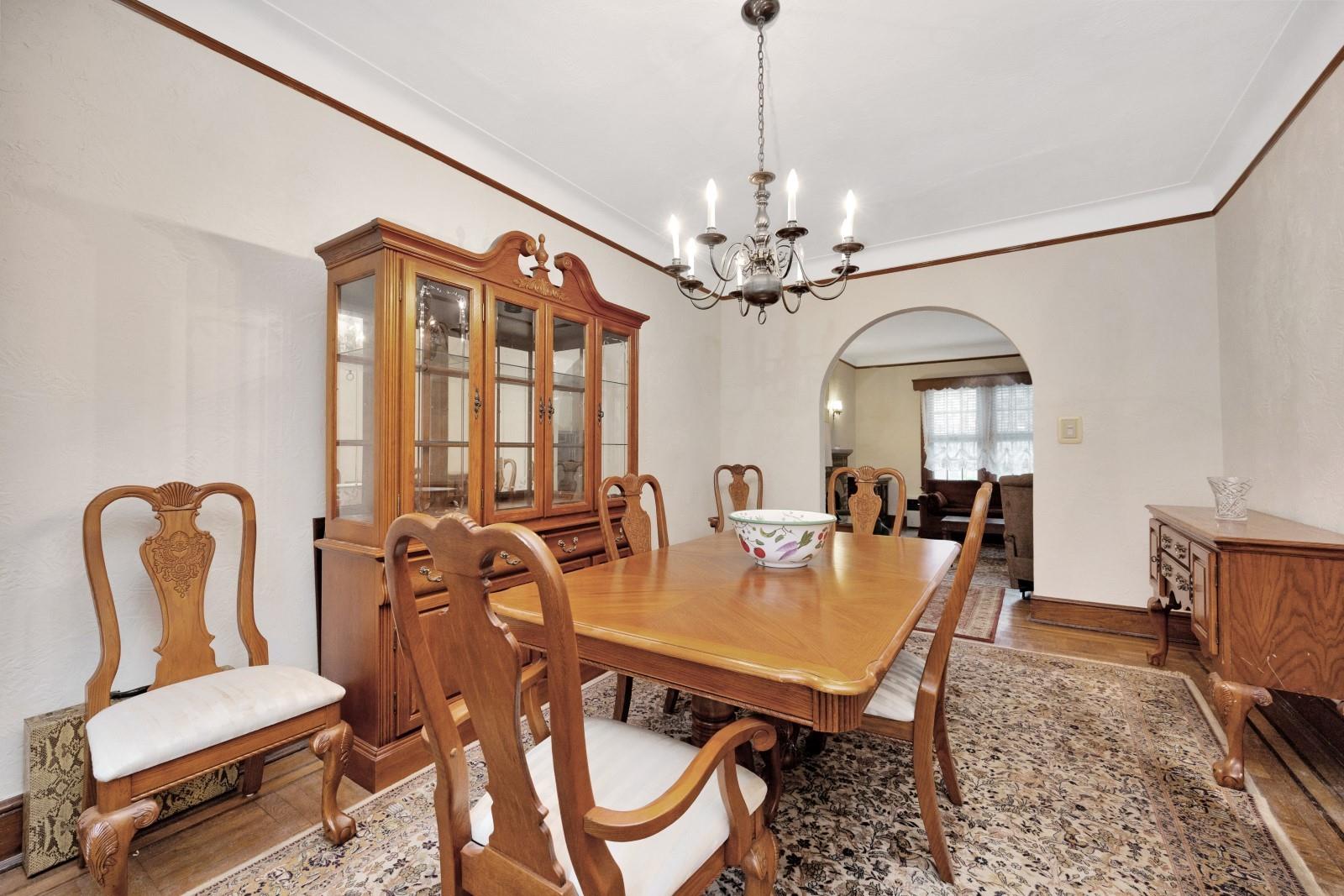 #8 photo, 64-66 82nd Place, クイーンズ区 Middle Village , NY 11379