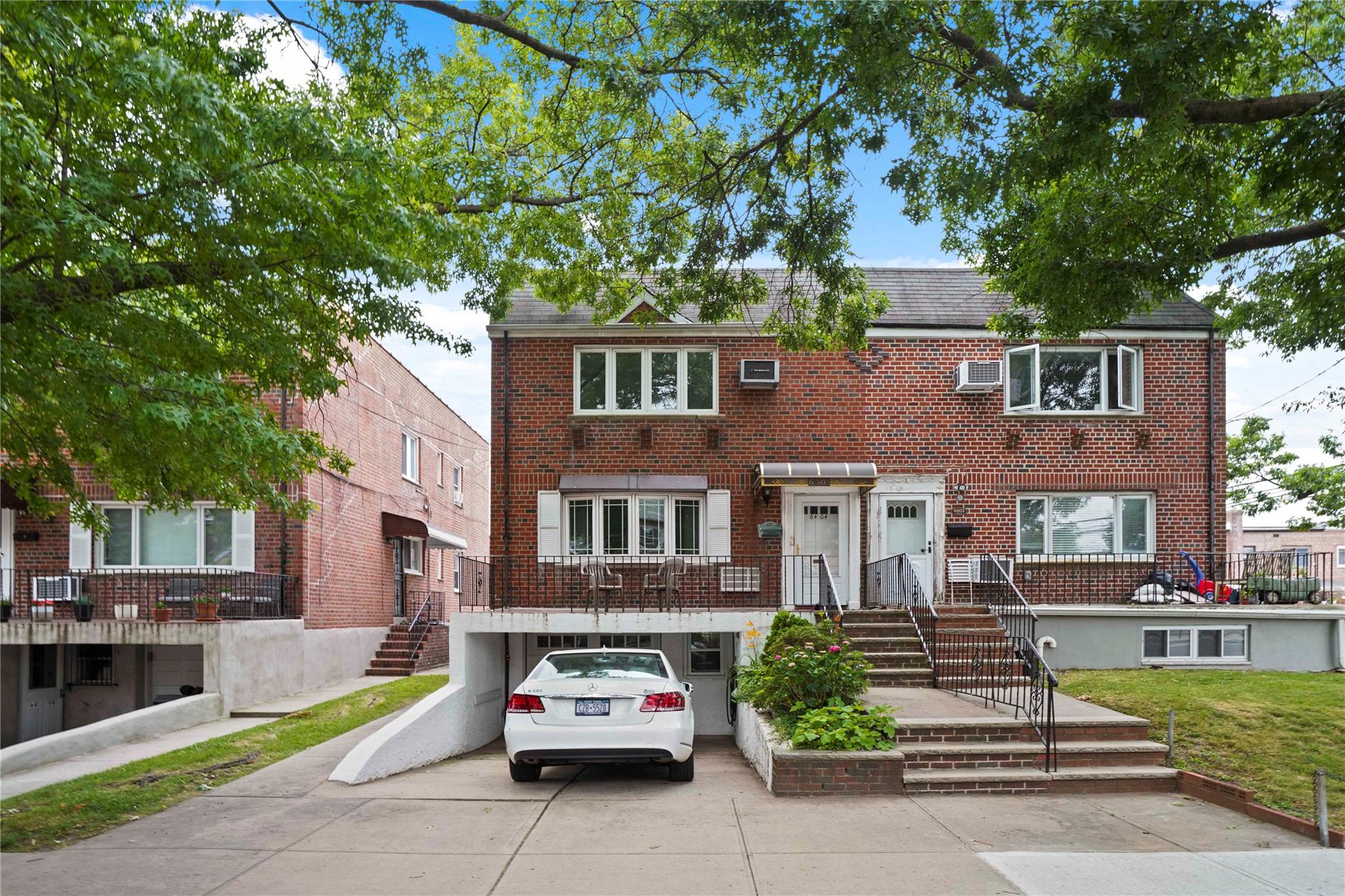 #1 photo, 6404 78th Street, كوينز Middle Village , NY 11379