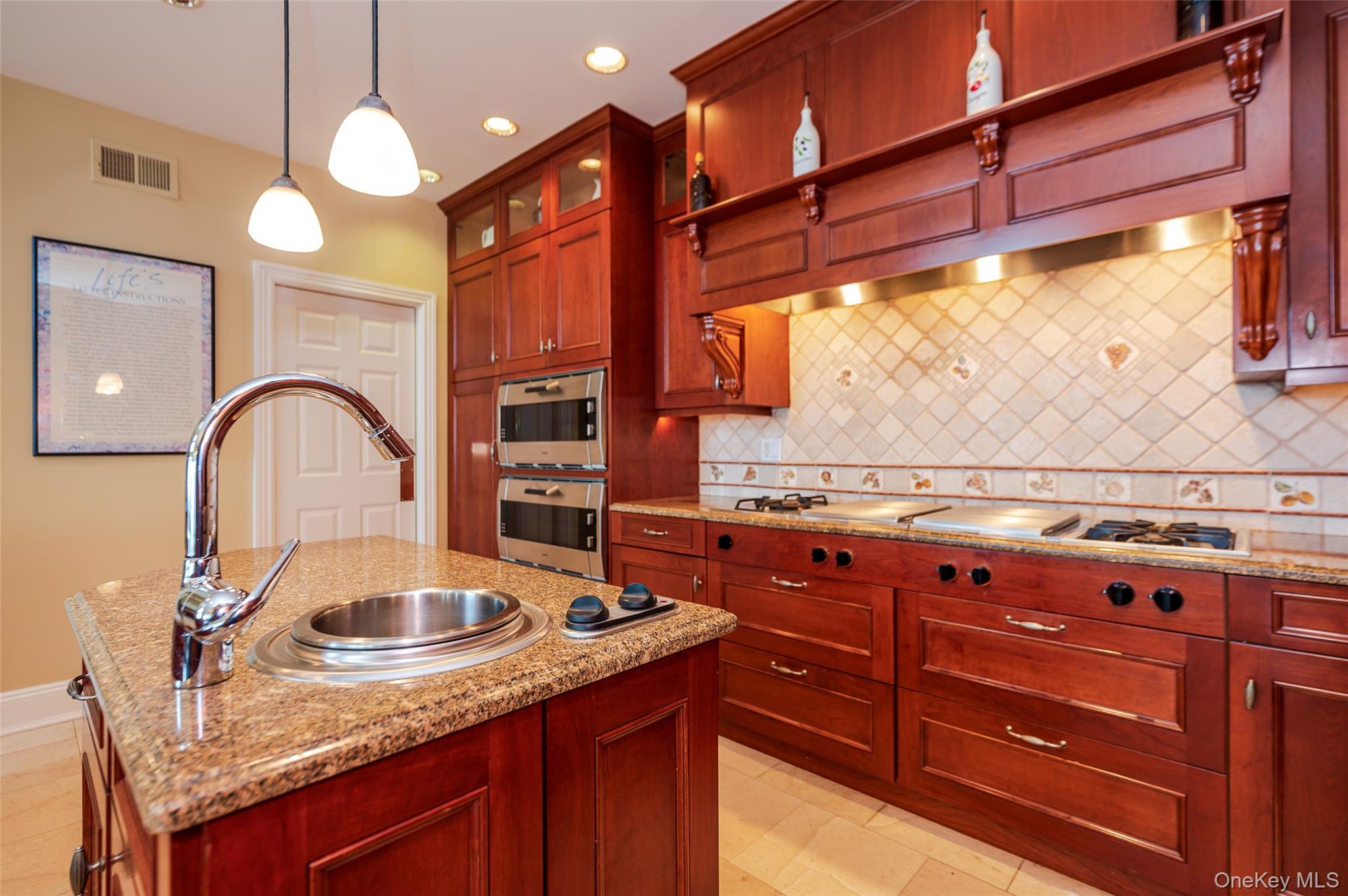 #17 photo, 38 Pembroke Drive, ナッソー郡 Glen Cove , NY 11542