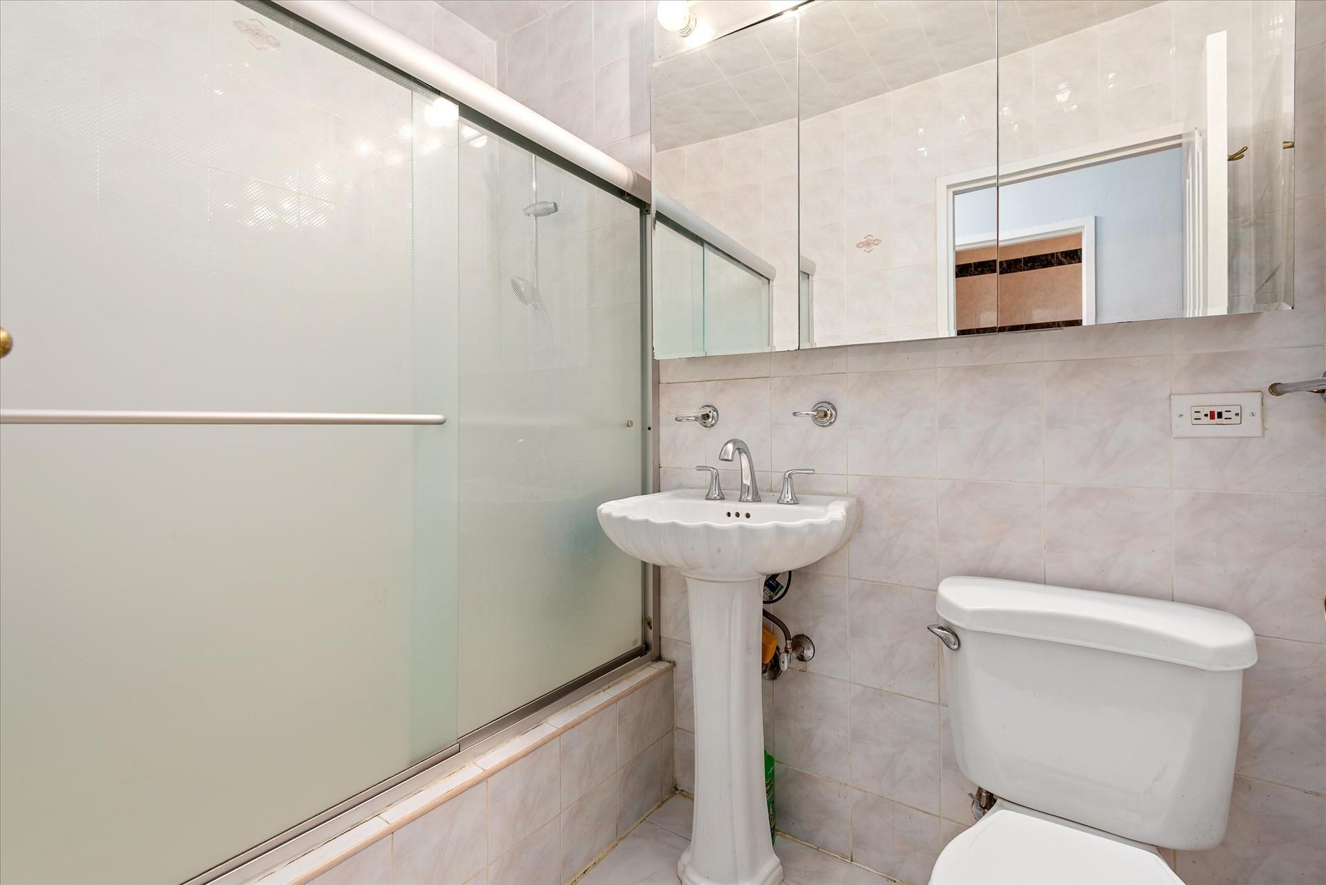 #16 photo, 2928 W 5th Street, Brooklyn , NY 11224