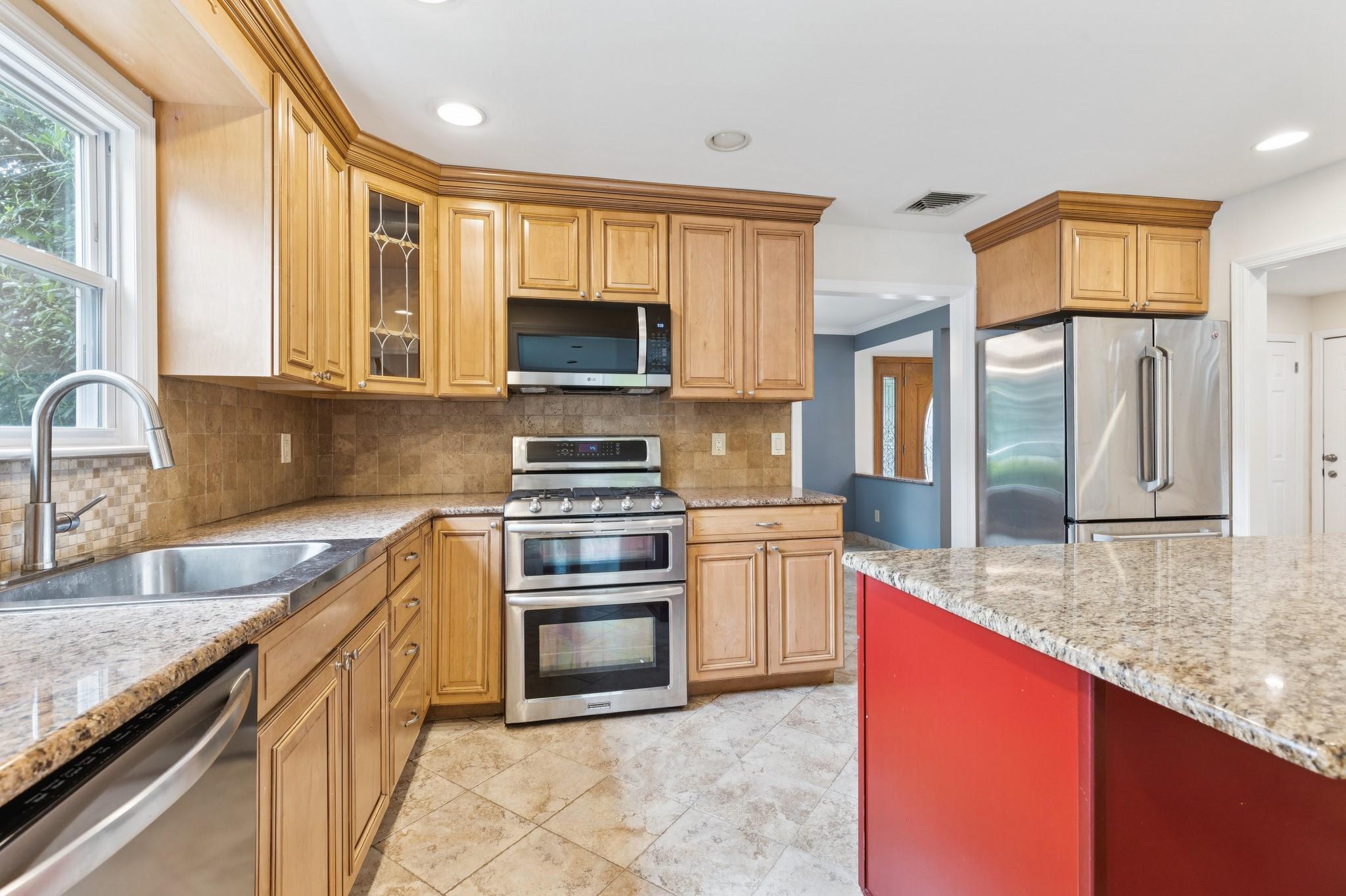 #4 photo, 21 Tulipwood Drive, サフォーク郡 Commack , NY 11725