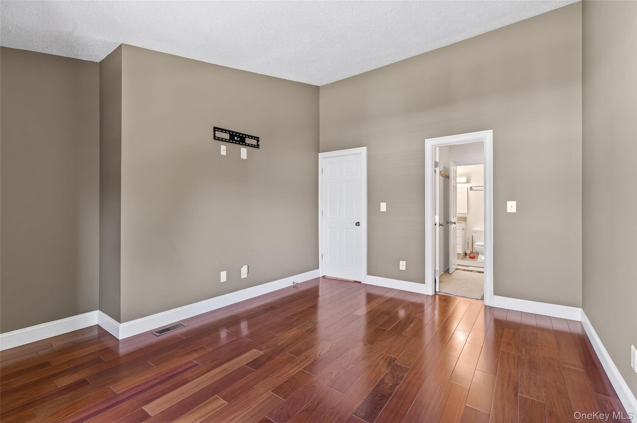 #20 photo, 3107 Whispering Hills, Chester , NY 10918