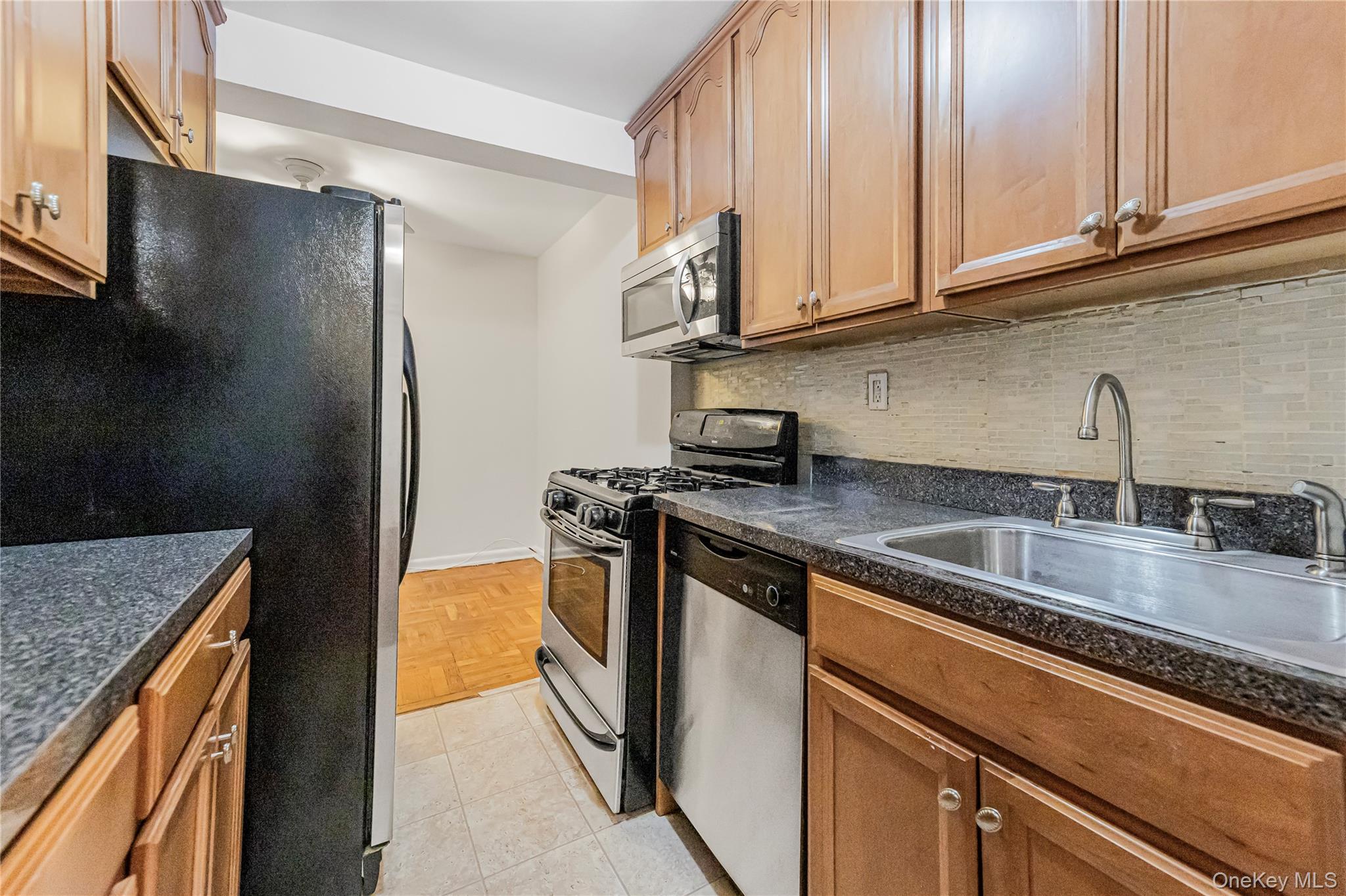 #11 photo, 277 Bronx River Road, Yonkers , NY 10704