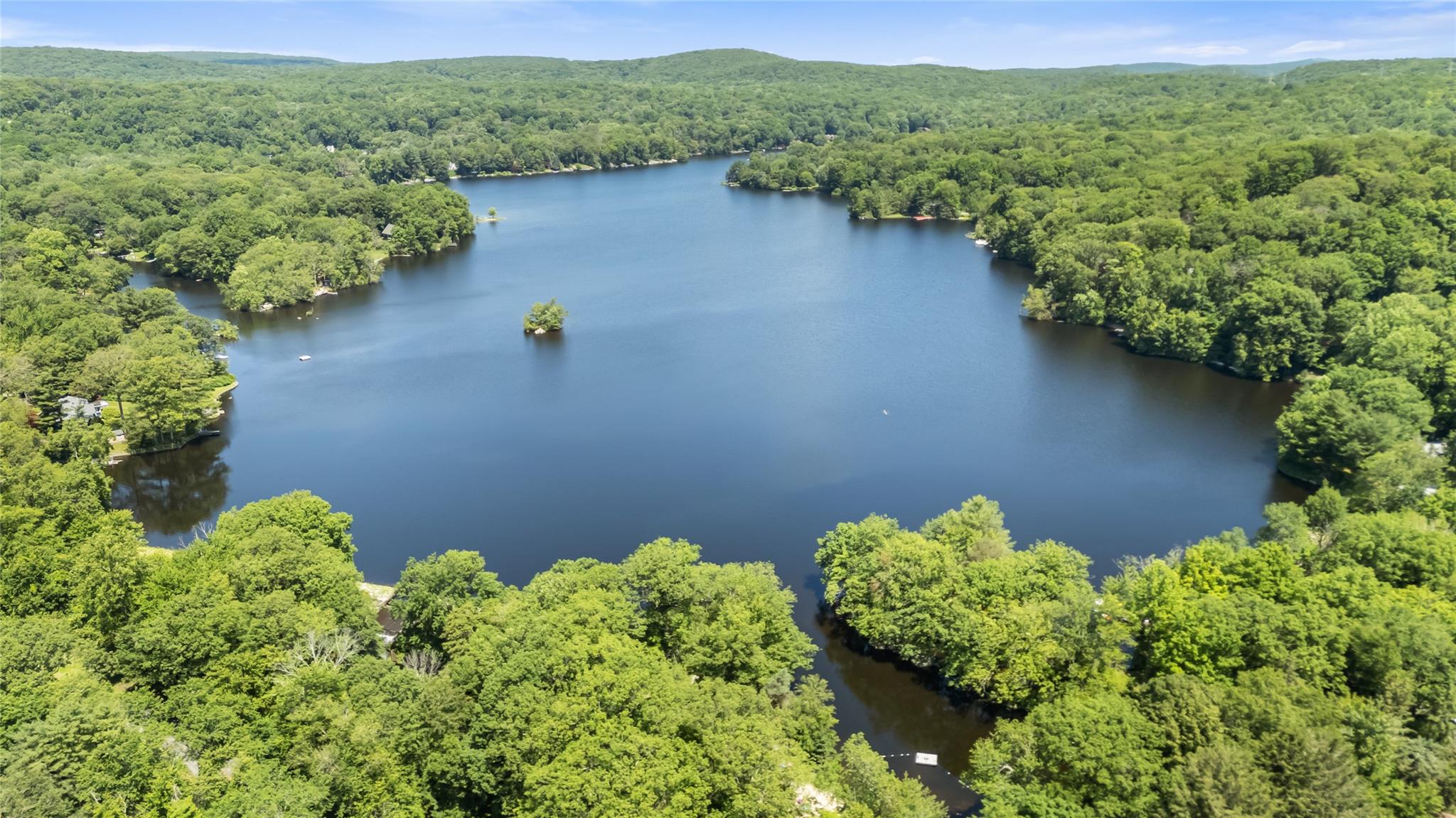 #1 photo, 10 Arbutus Street, 紐約州 Putnam Valley , NY 10579