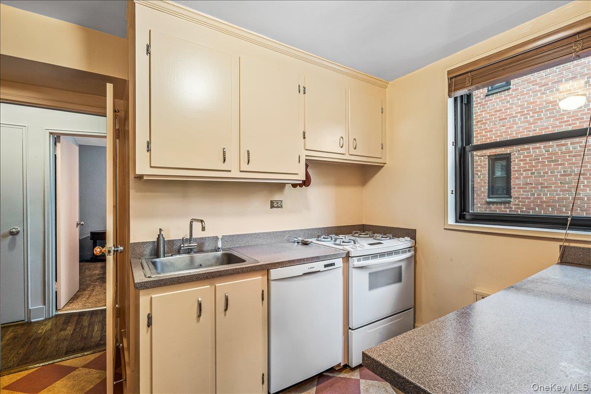 #10 photo, 139-15 83 Avenue, クイーンズ区 Briarwood , NY 11435