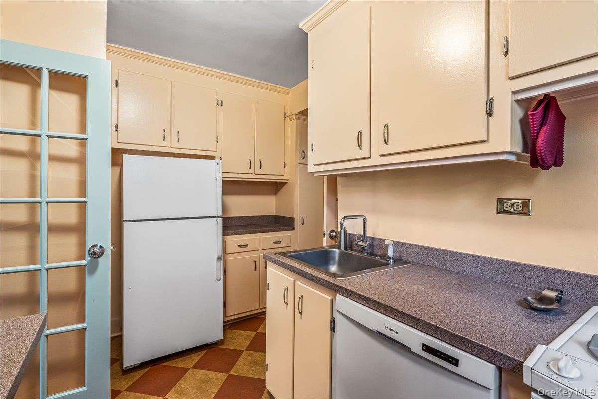 #12 photo, 139-15 83 Avenue, クイーンズ区 Briarwood , NY 11435