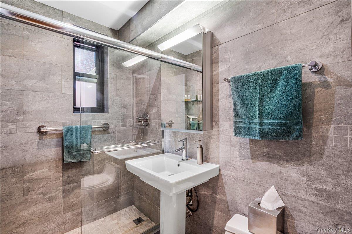 #13 photo, 139-15 83 Avenue, クイーンズ区 Briarwood , NY 11435