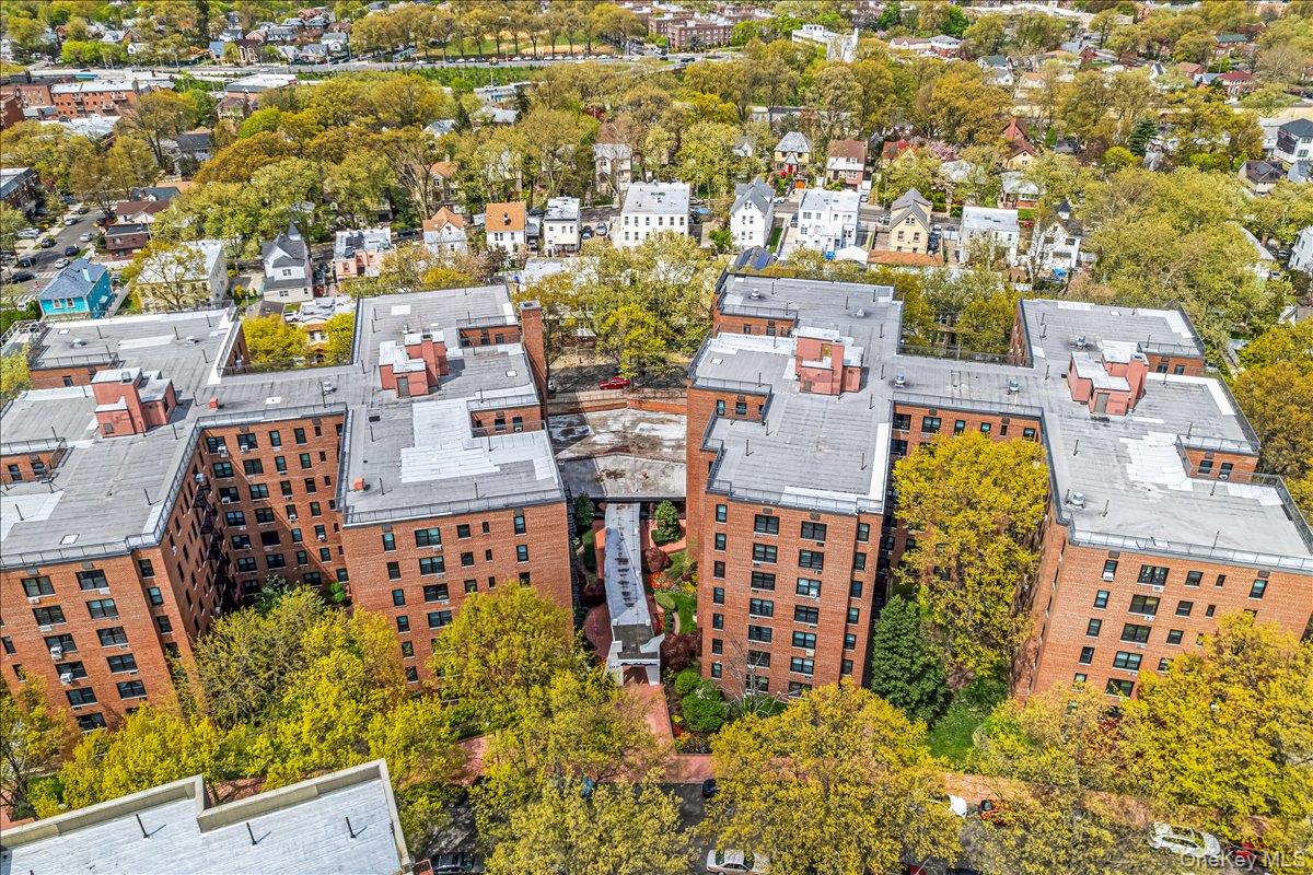 #18 photo, 139-15 83 Avenue, クイーンズ区 Briarwood , NY 11435