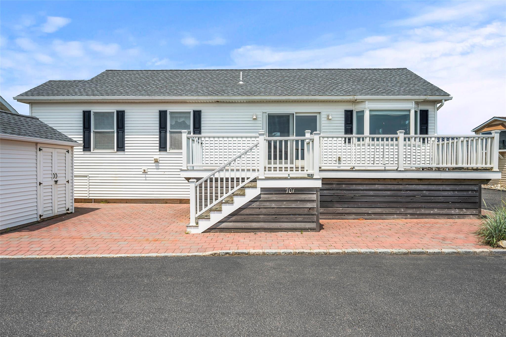 #1 photo, 100 DeForest Road, Montauk , NY 11954
