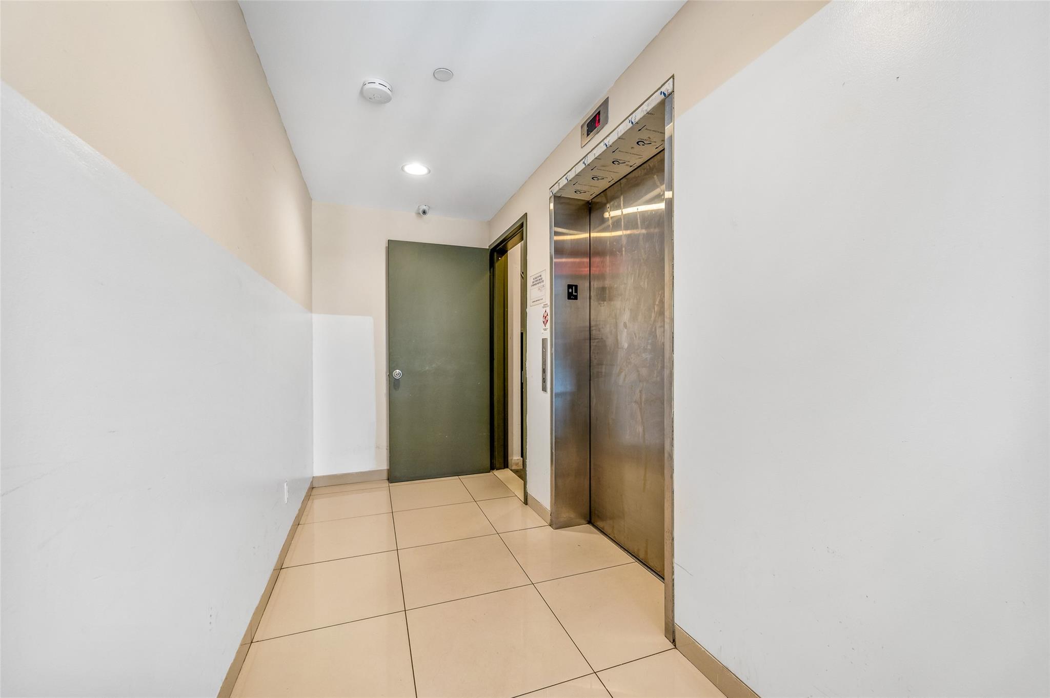 #11 photo, 41-38 College Point Boulevard, クイーンズ区 Flushing , NY 11355