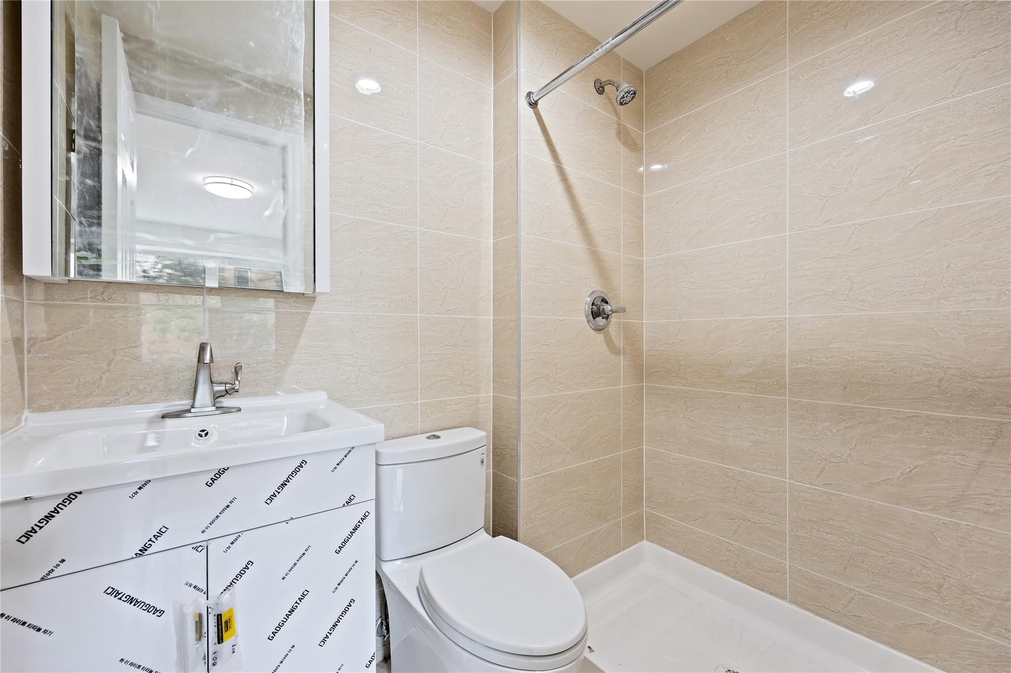 #13 photo, 91-23 Corona Avenue, クイーンズ区 Elmhurst , NY 11373