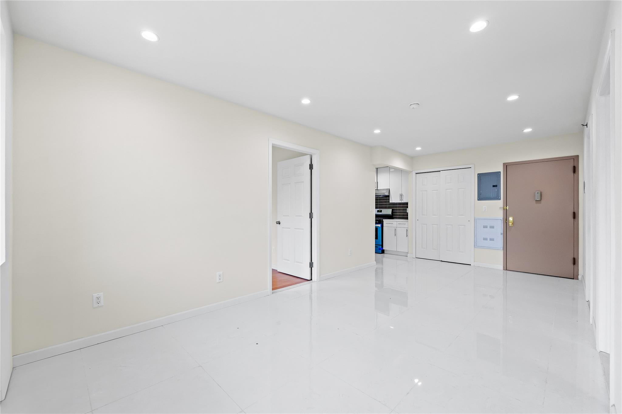 #6 photo, 91-23 Corona Avenue, クイーンズ区 Elmhurst , NY 11373