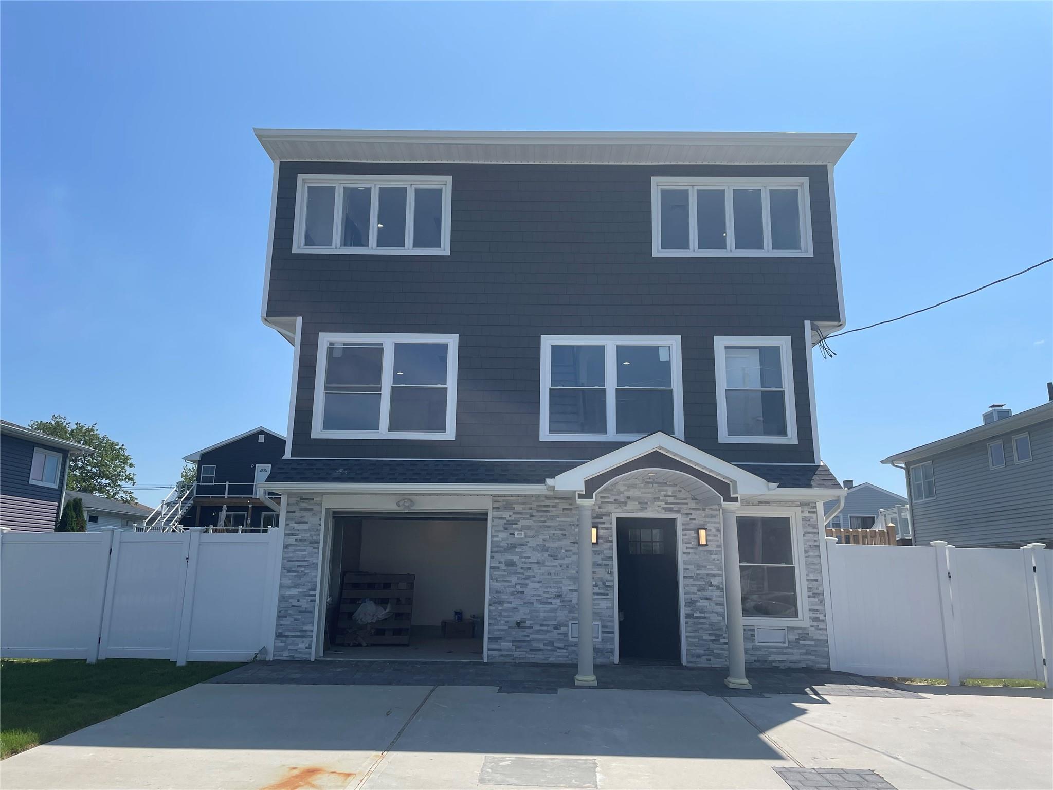 #1 photo, 503 Nassau Avenue, 長島 Freeport , NY 11520
