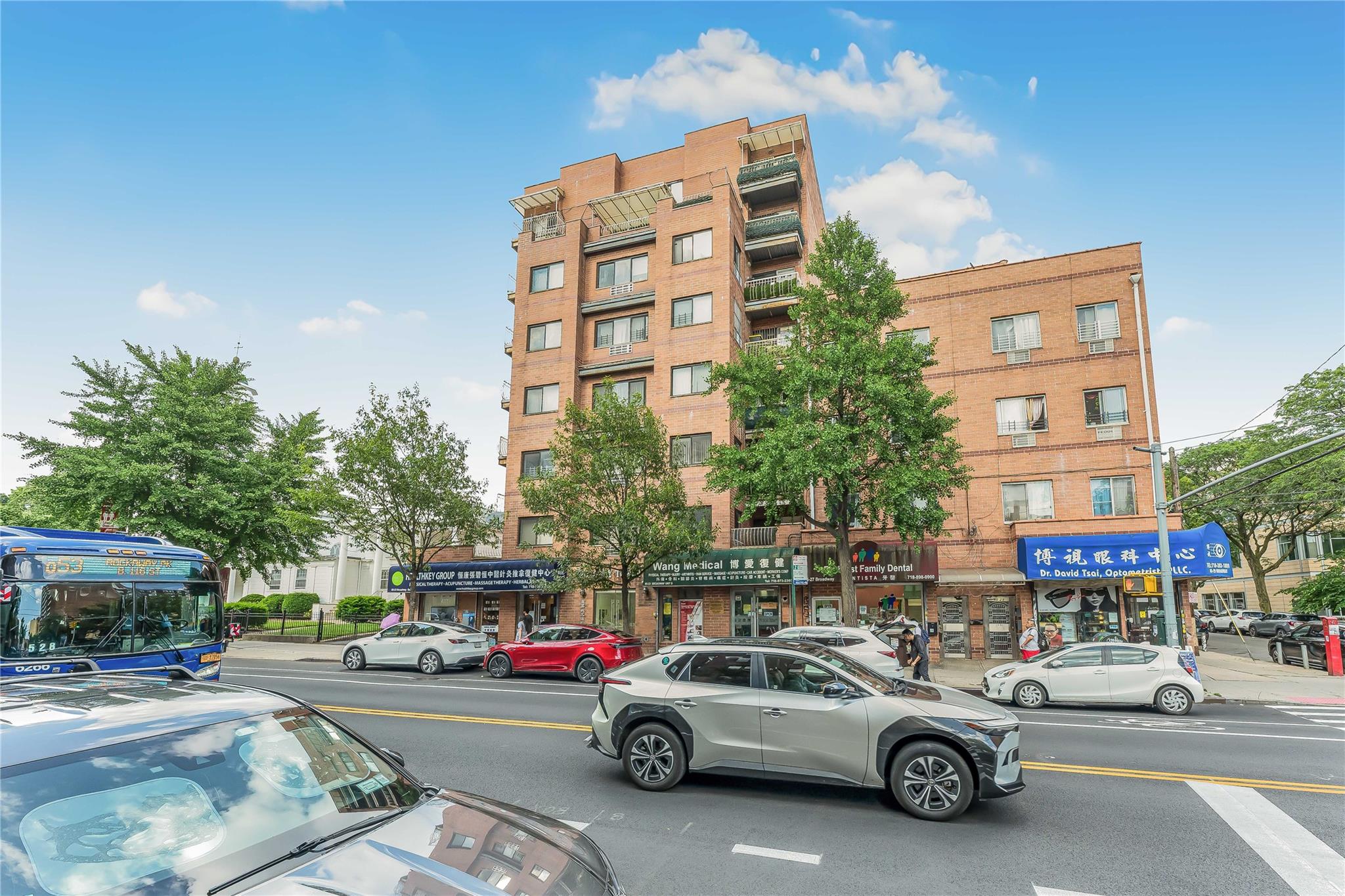 #1 photo, 85-23 Broadway, كوينز Elmhurst , NY 11373