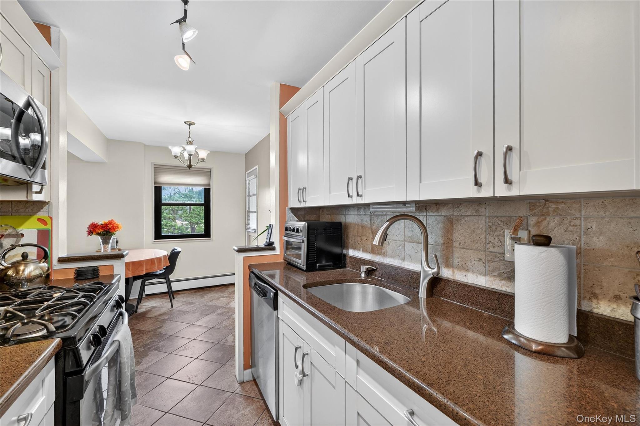 #18 photo, 505 Central Avenue, White Plains , NY 10606