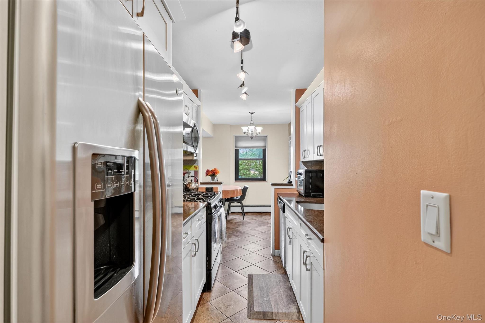 #19 photo, 505 Central Avenue, White Plains , NY 10606