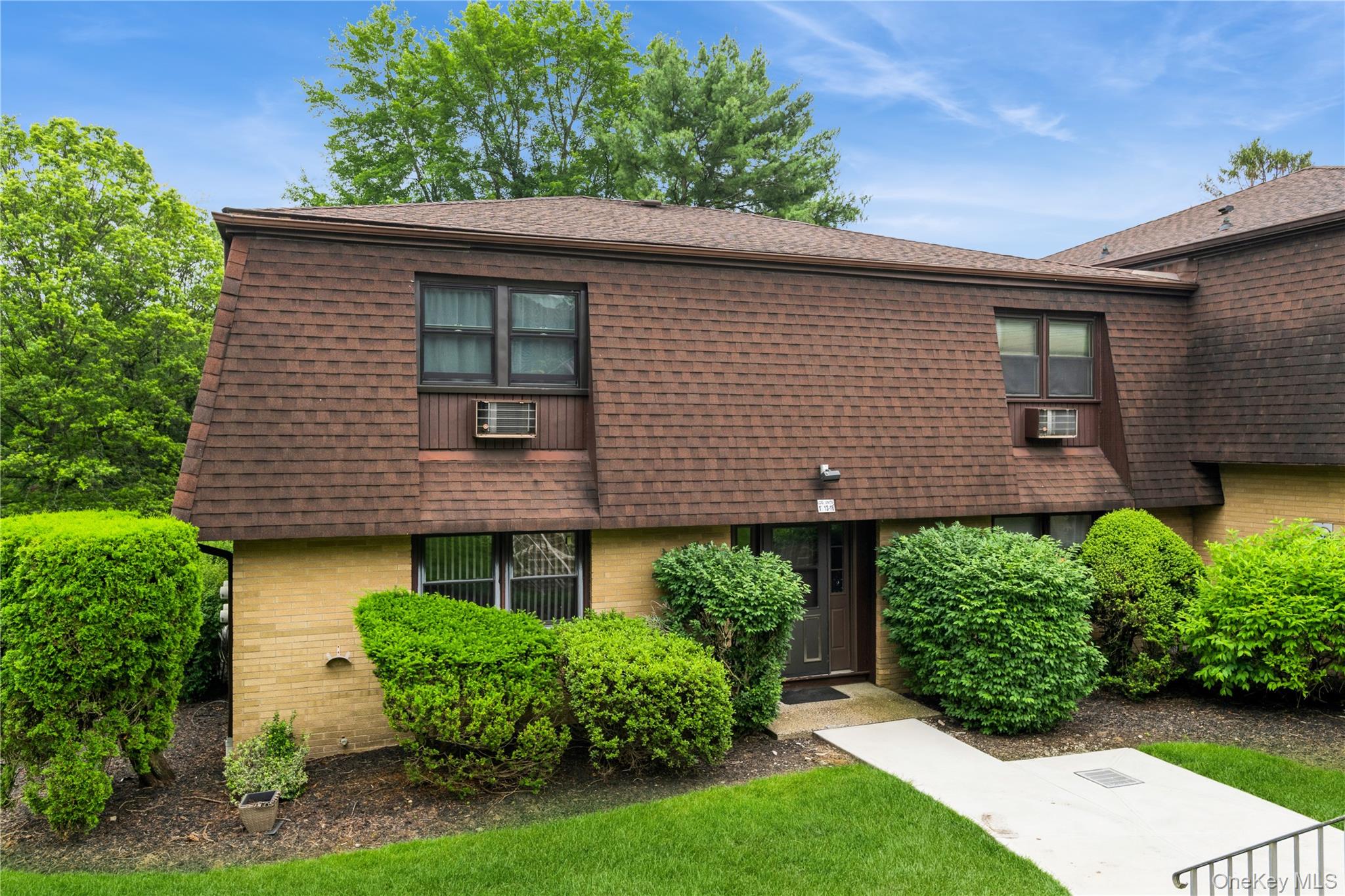 #1 photo, 1 Germonds Village, Bardonia , NY 10954