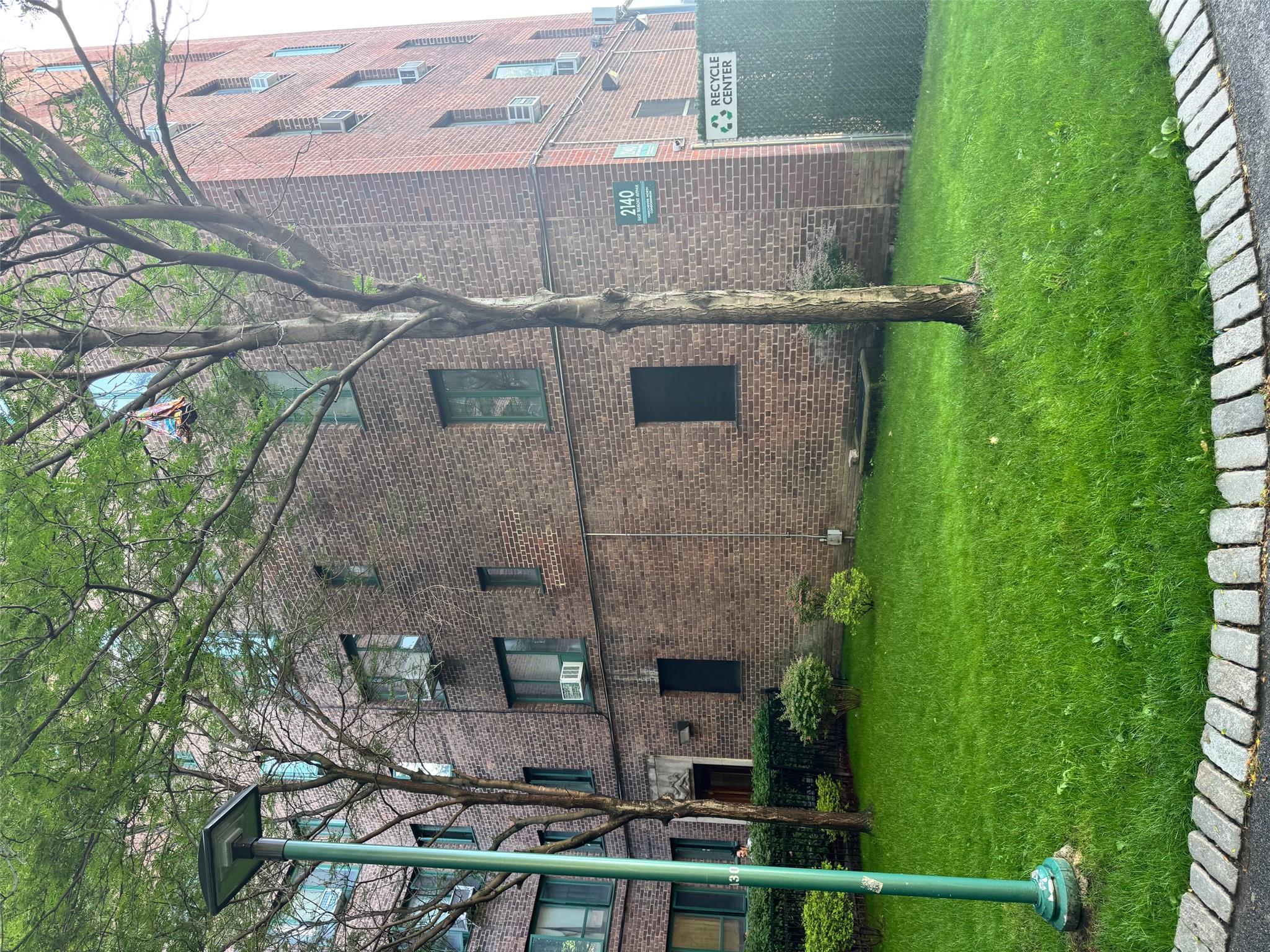 #1 photo, 2140 E Tremont Avenue, Bronx , NY 10462