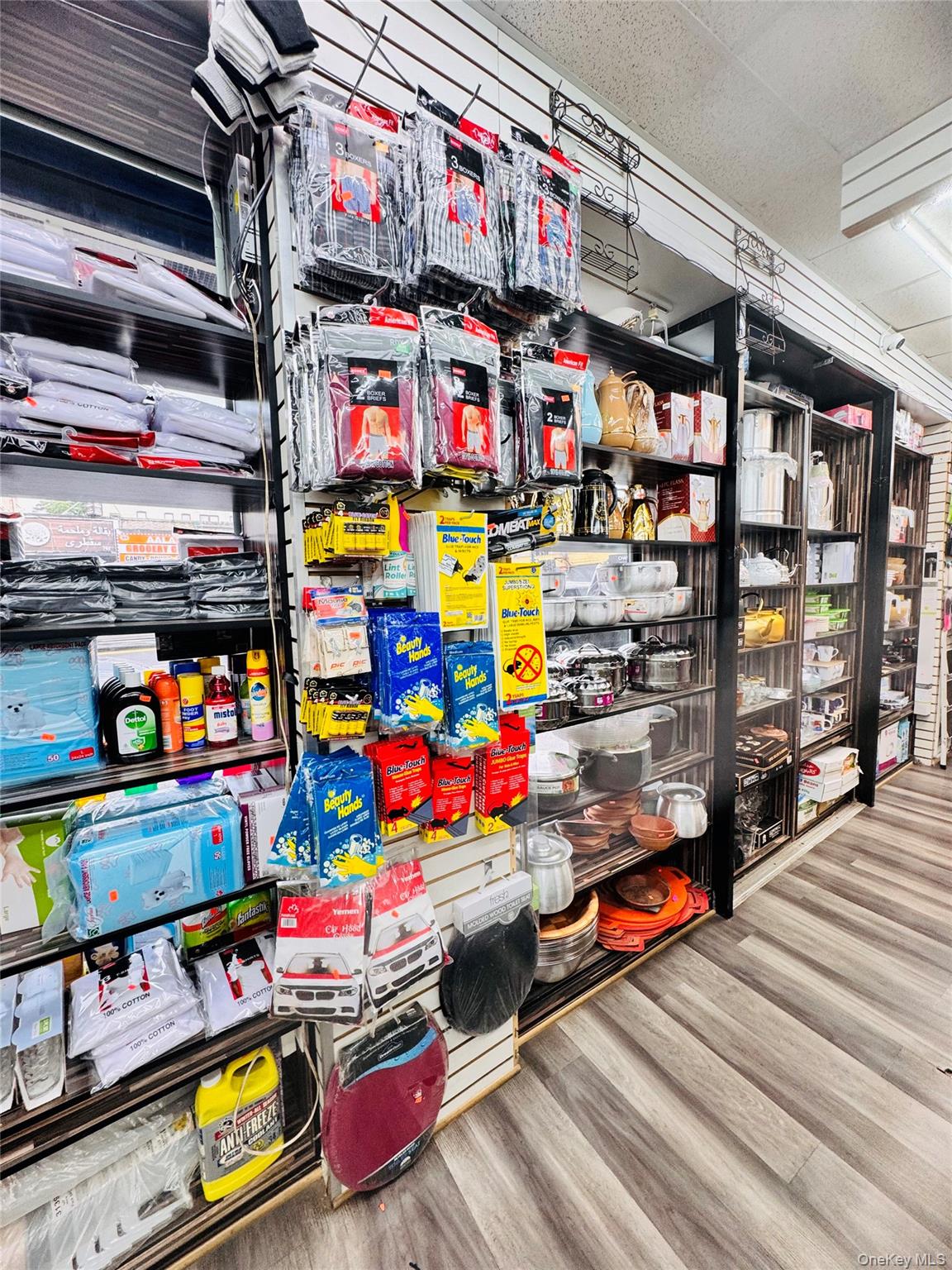 #8 photo, 755 Allerton Ave, ブロンクス区 Bronx , NY 10467