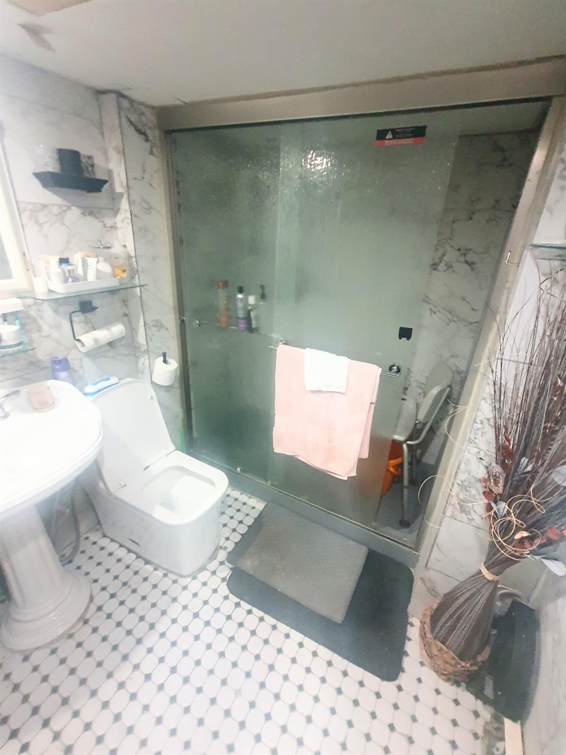 #8 photo, 12826 Gotham Road, クイーンズ区 South Ozone Park , NY 11420