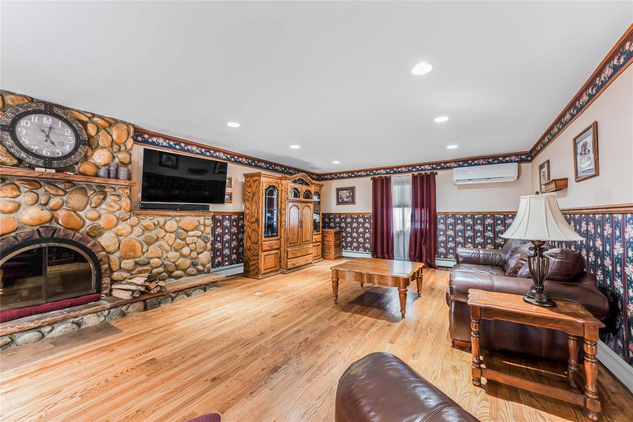 #14 photo, 99 Stone Lane, ナッソー郡 Levittown , NY 11756