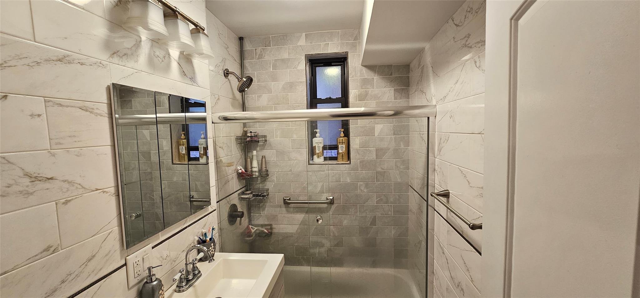 #10 photo, 3344 Junction Boulevard, クイーンズ区 Jackson Heights , NY 11372