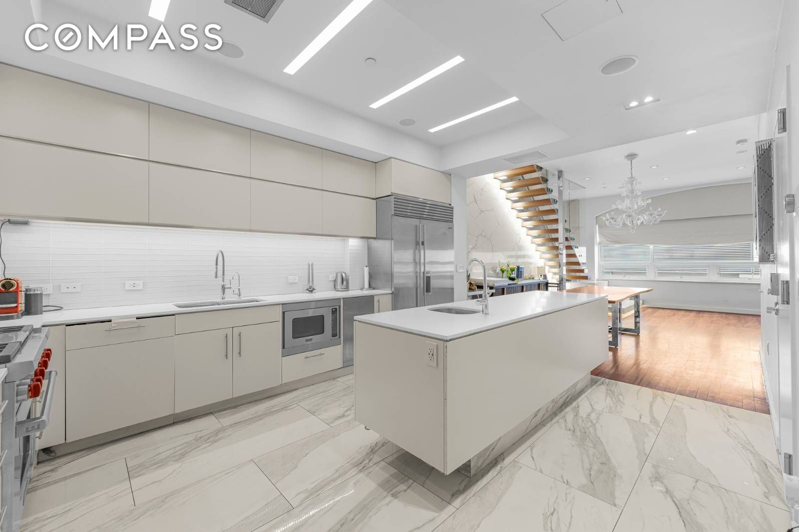 #9 photo, 124 E 13th Street, マンハッタン Greenwich Village , NY 10003