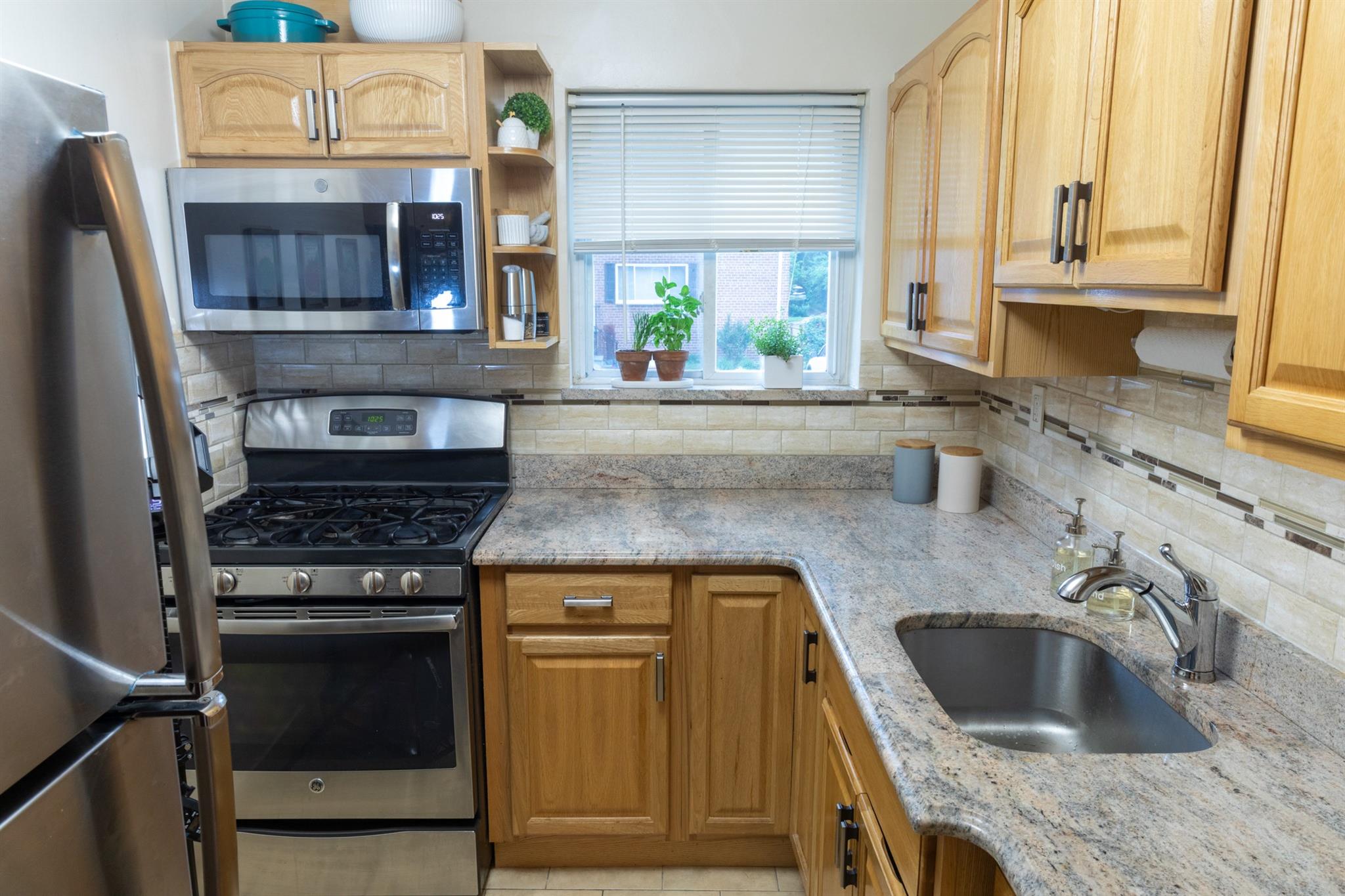 #5 photo, 304 Fenimore Road, Mamaroneck , NY 10543