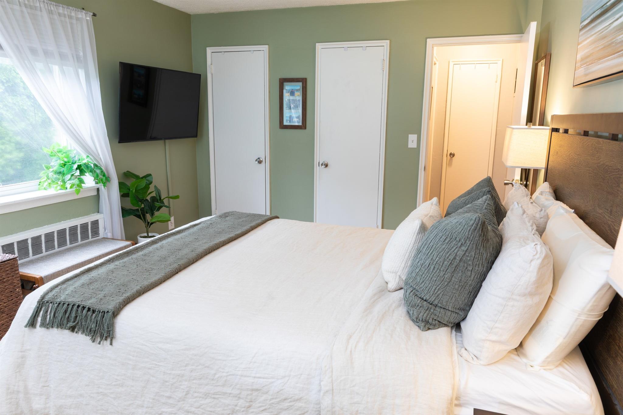 #8 photo, 304 Fenimore Road, Mamaroneck , NY 10543