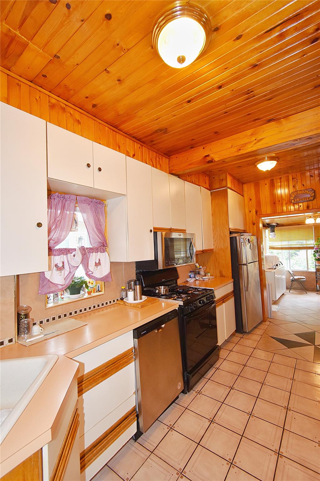 #5 photo, 517 Westchester Avenue, Mount Vernon , NY 10552