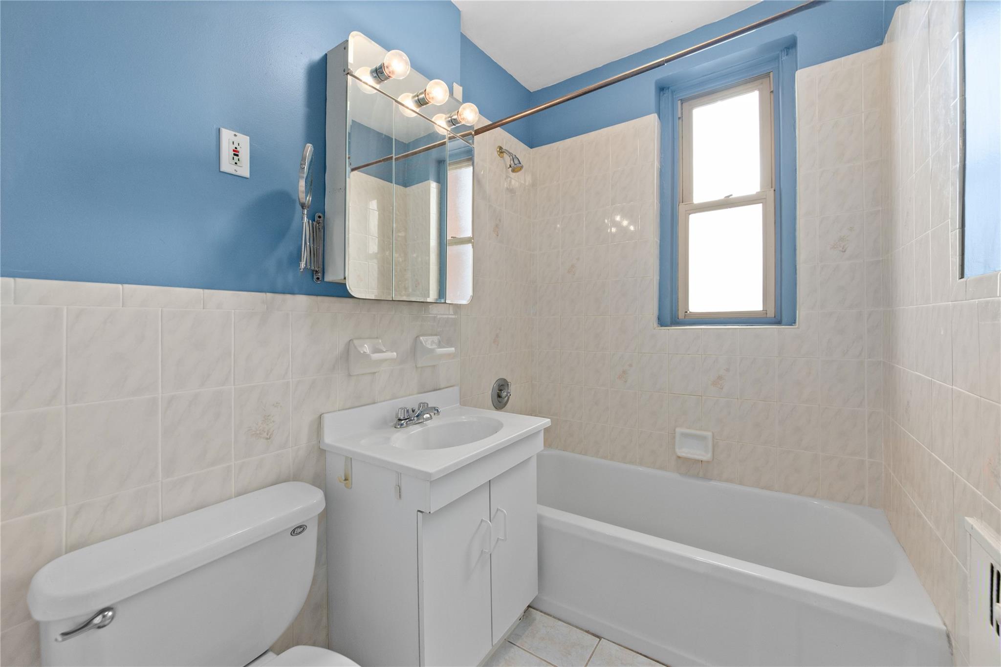 #8 photo, 9437 Shore Road, ブルックリン区 Brooklyn , NY 11209