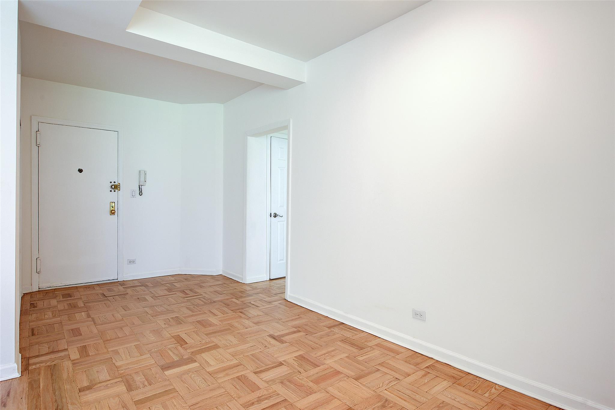 #17 photo, 98-22 63 Drive, クイーンズ区 Rego Park , NY 11374