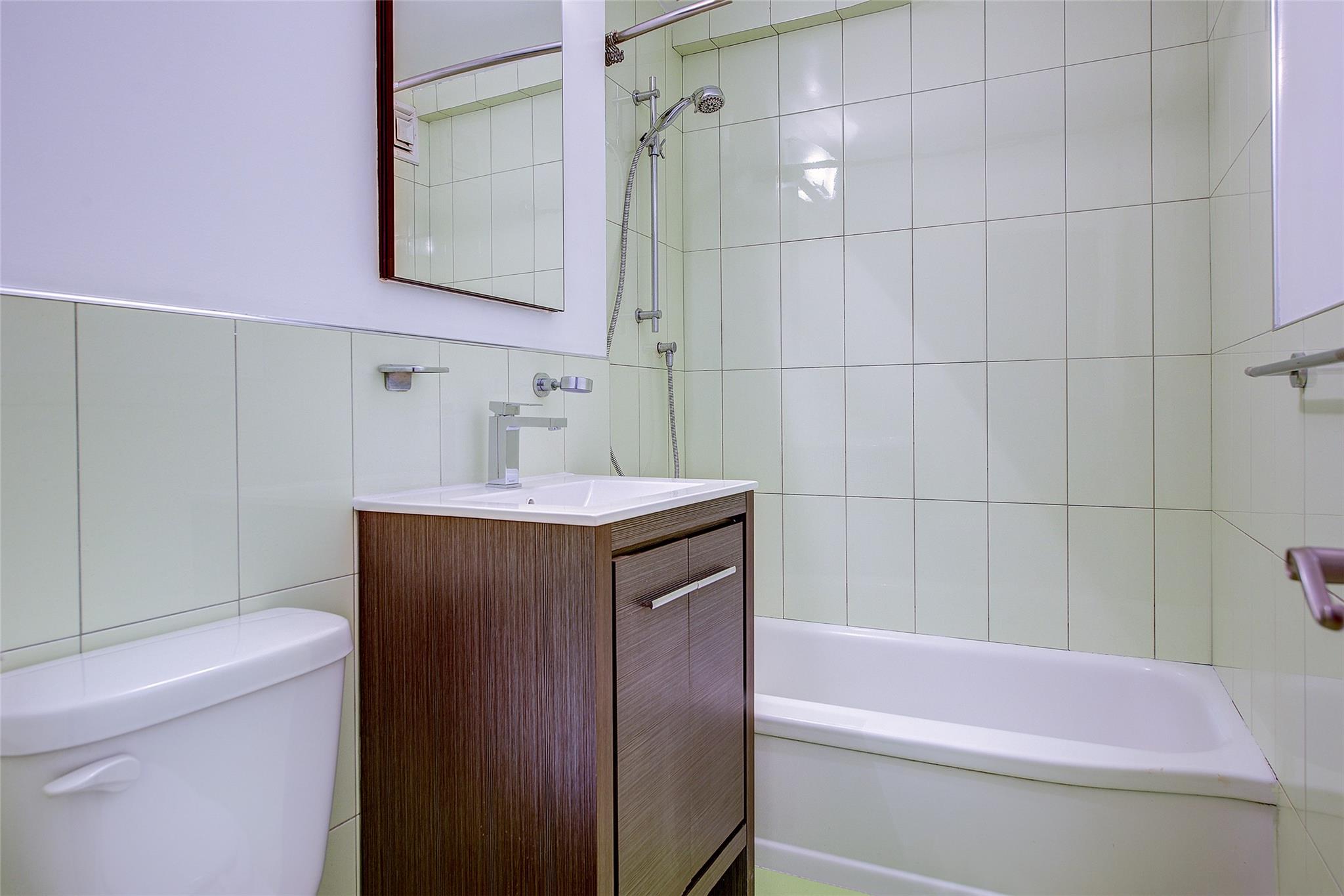 #20 photo, 98-22 63 Drive, クイーンズ区 Rego Park , NY 11374