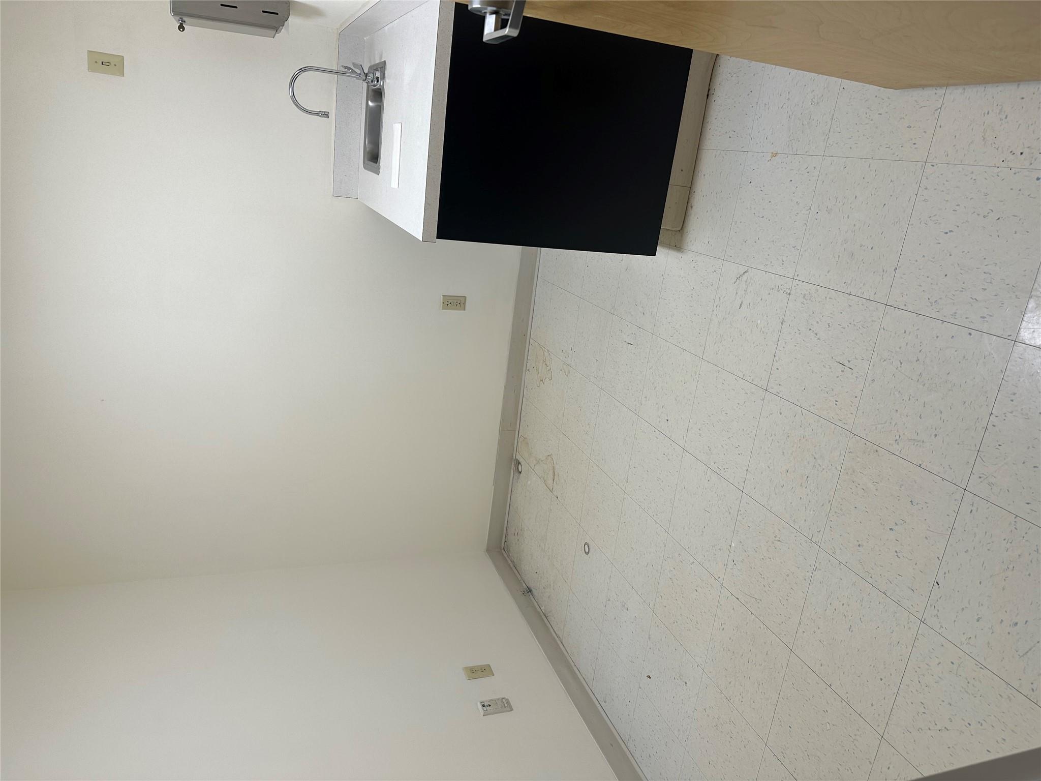 #10 photo, 7 Pinewoods Road, Hyde Park , NY 12538