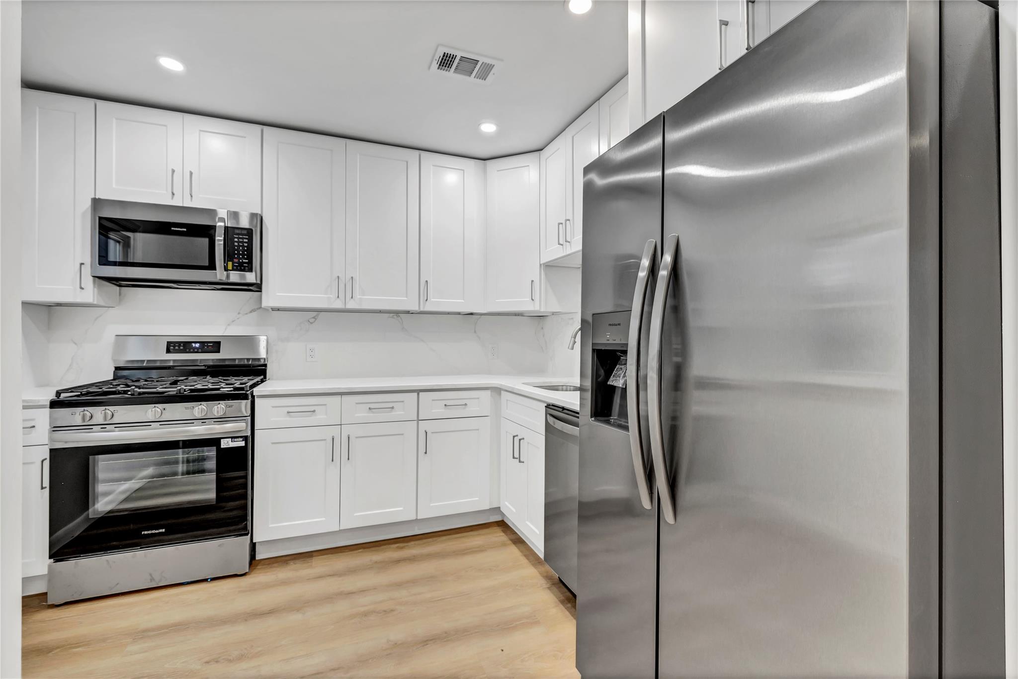 #13 photo, 189 Jacob Street, 長島 Elmont , NY 11003