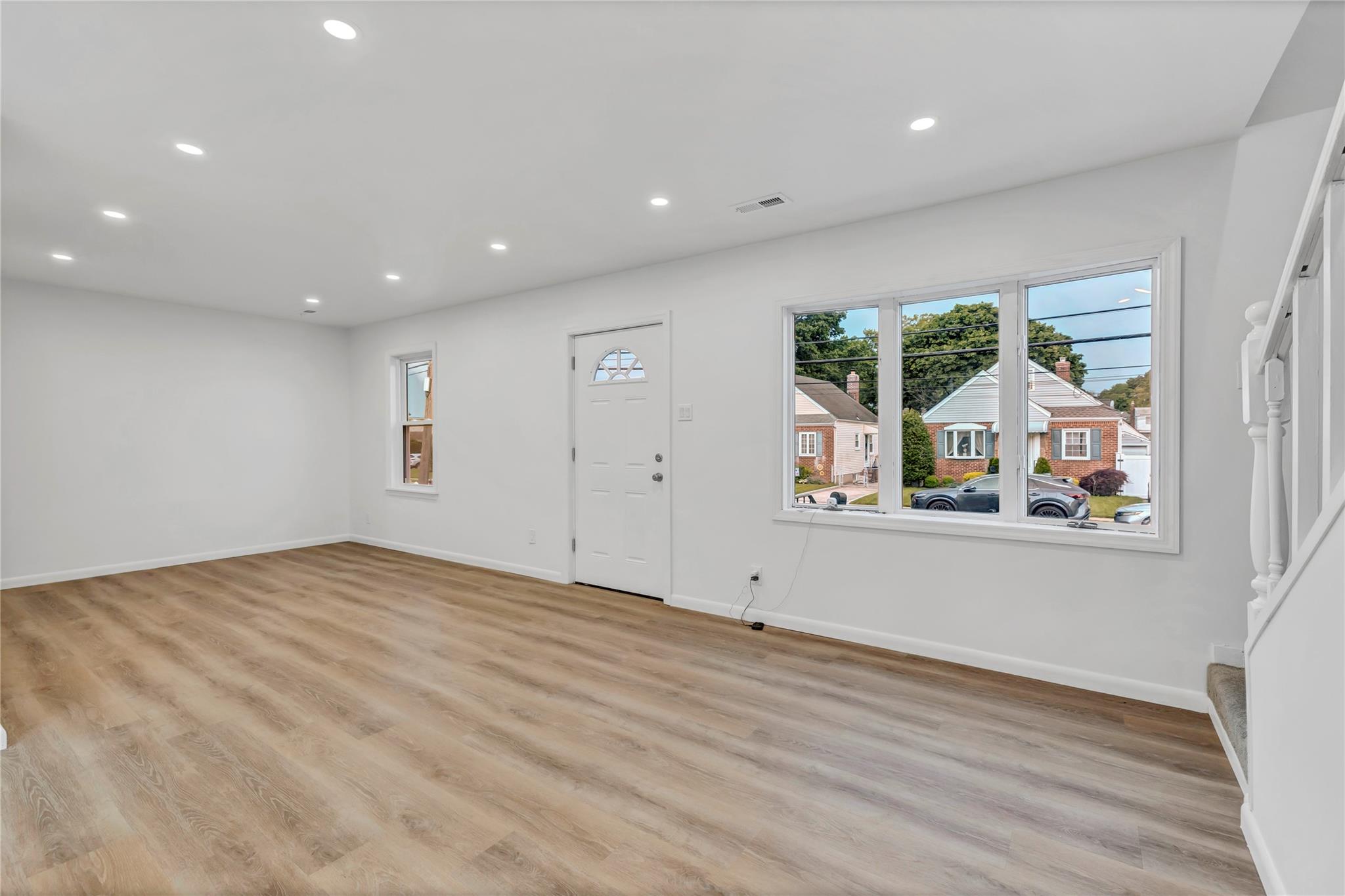 #4 photo, 189 Jacob Street, 長島 Elmont , NY 11003