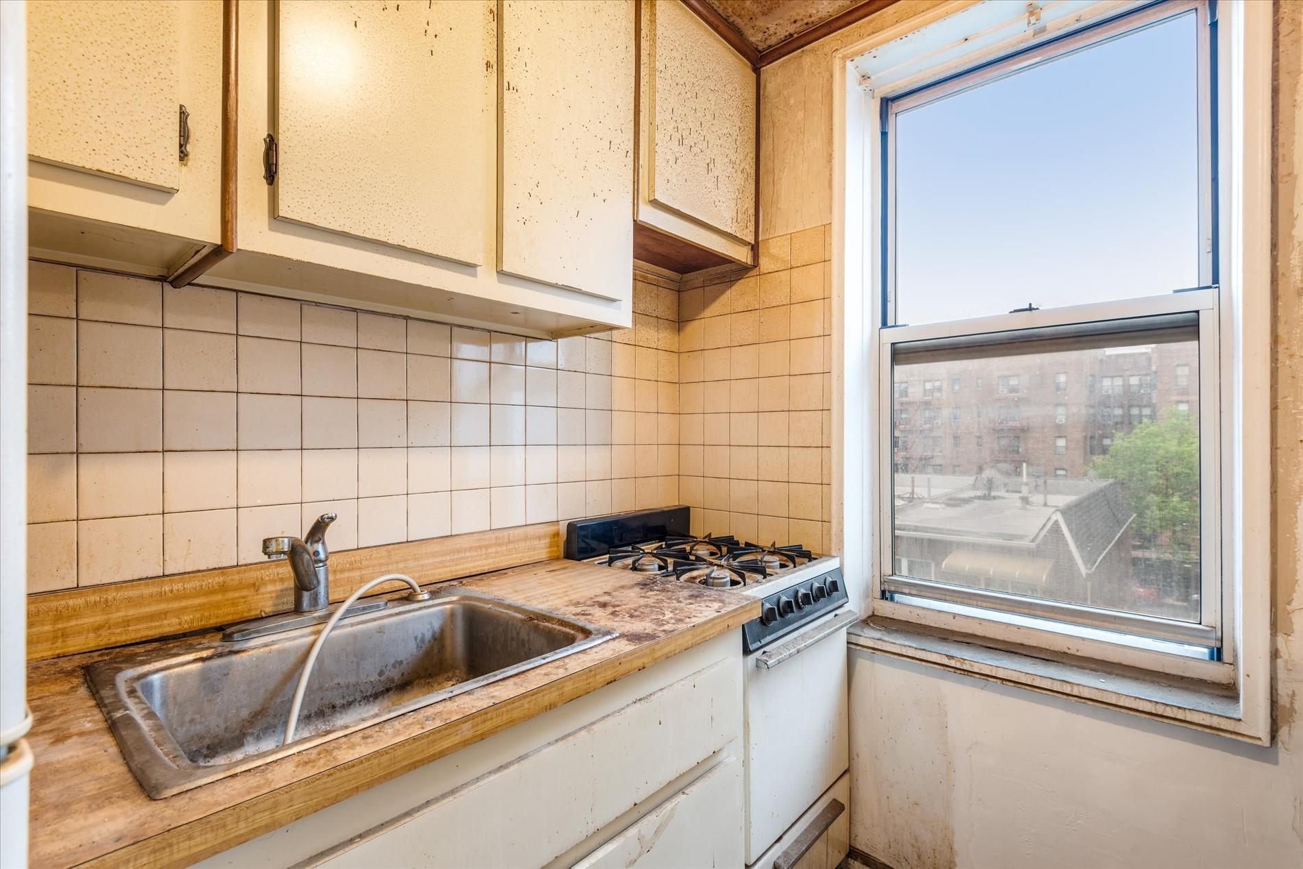 #7 photo, 67-30 Clyde Street, Forest Hills , NY 11375