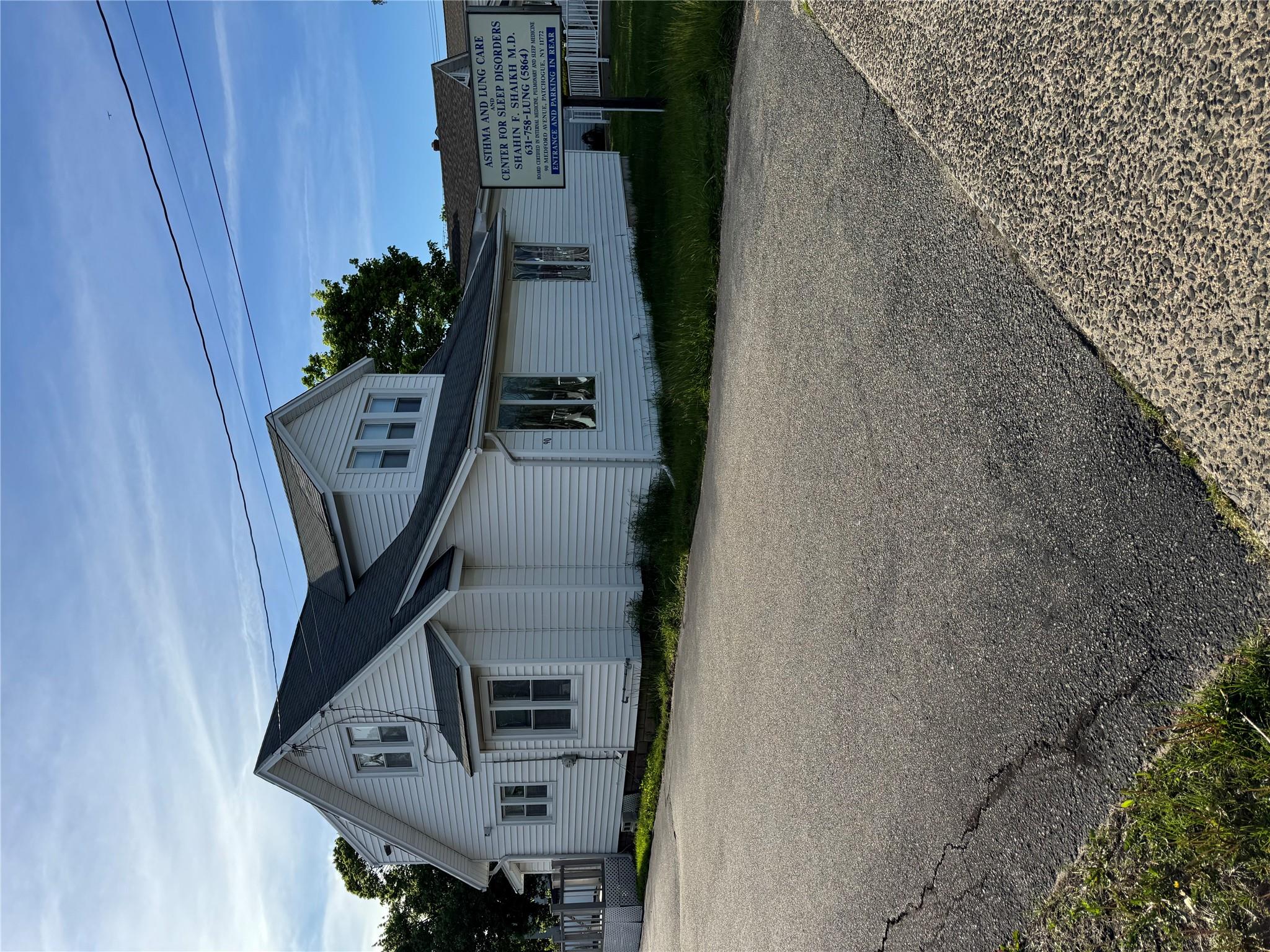 #1 photo, 90 Medford Avenue, サフォーク郡 Patchogue , NY 11772