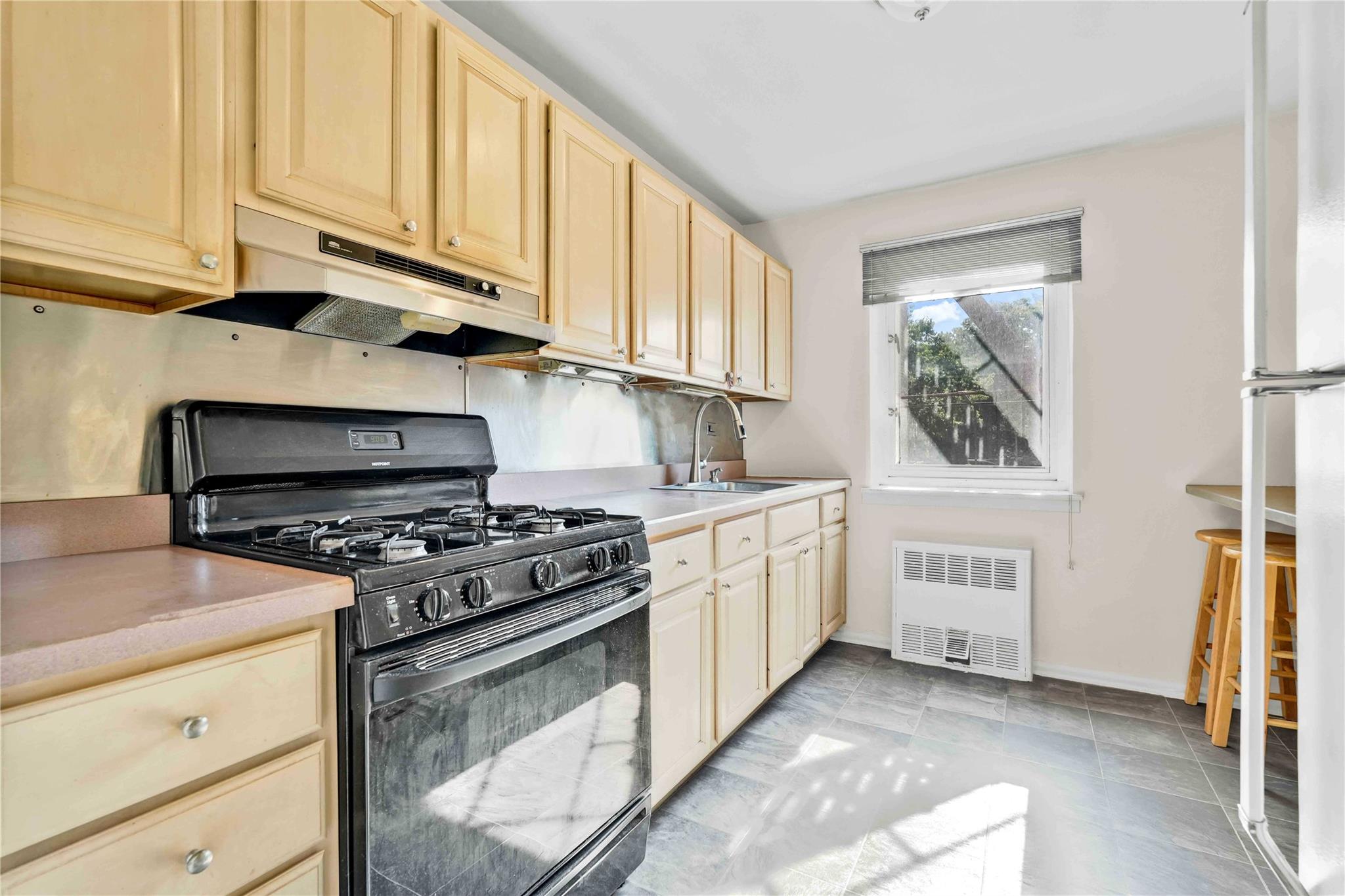 #11 photo, 29-49 137 Street, クイーンズ区 Flushing , NY 11354