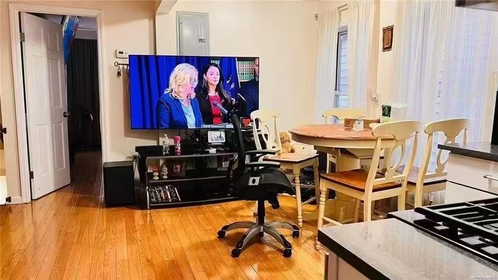 #2 photo, 12318 85th Avenue, クイーンズ区 Kew Gardens , NY 11415