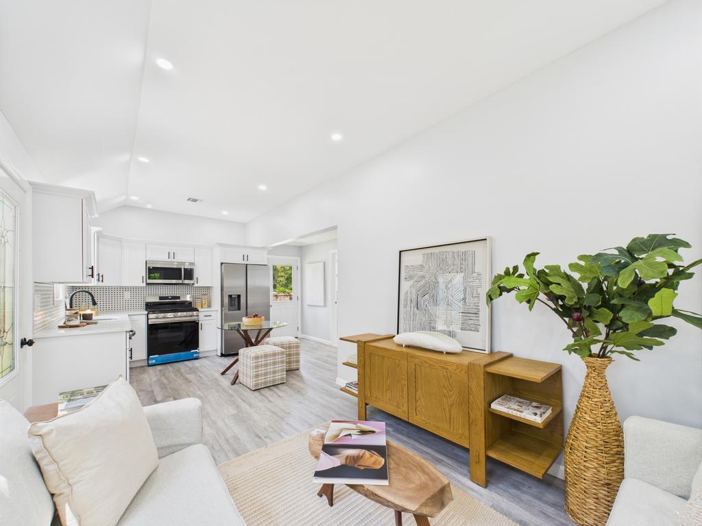 #1 photo, 495 Easton Street, Ronkonkoma , NY 11779