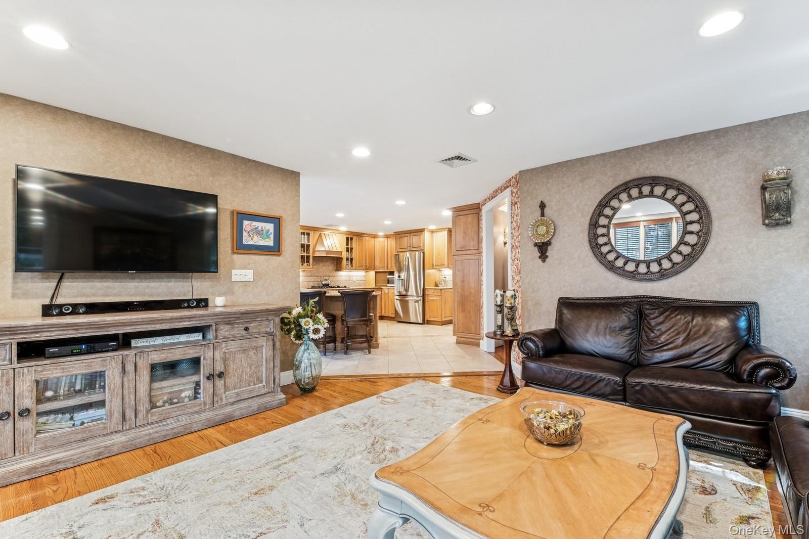 #12 photo, 42 Roxen Road, ナッソー郡 Rockville Centre , NY 11570