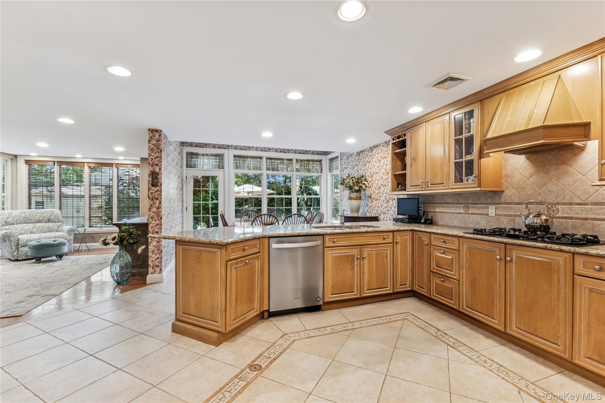 #7 photo, 42 Roxen Road, ナッソー郡 Rockville Centre , NY 11570