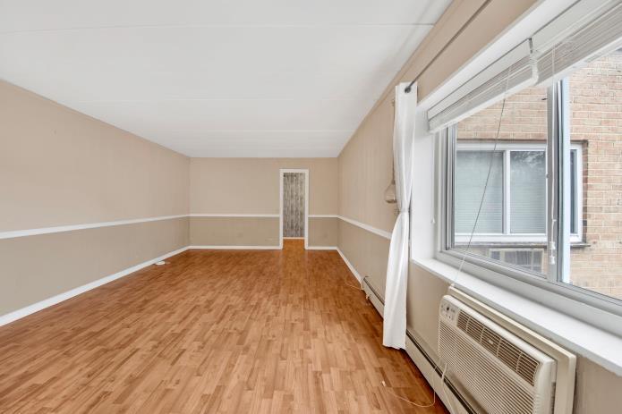 #3 photo, 2035 Central Park Avenue, Yonkers , NY 10710