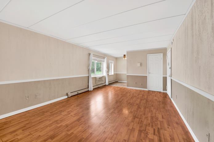 #4 photo, 2035 Central Park Avenue, Yonkers , NY 10710