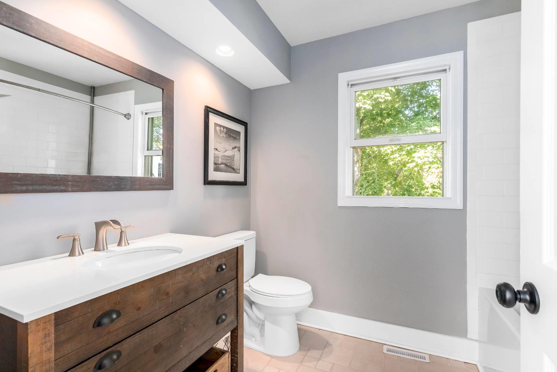 #16 photo, 91 Howell Street, Southampton , NY 11968