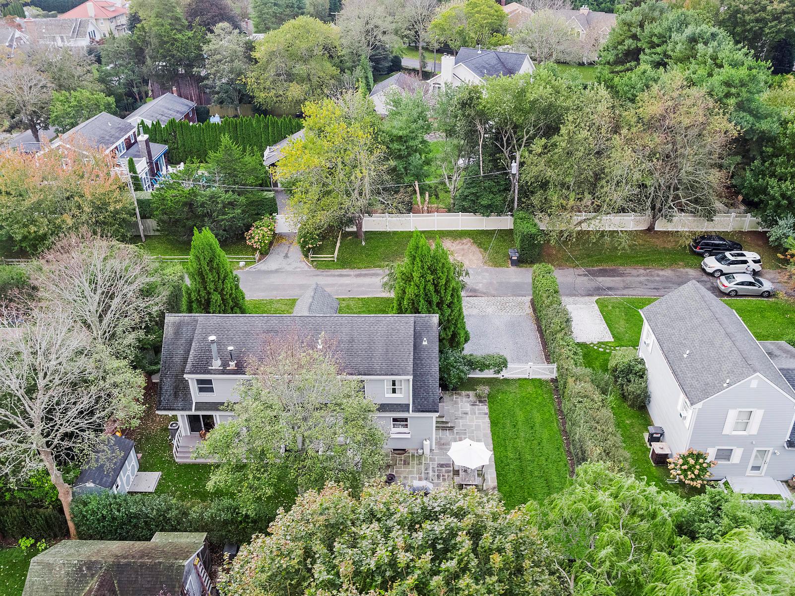 #18 photo, 91 Howell Street, Southampton , NY 11968