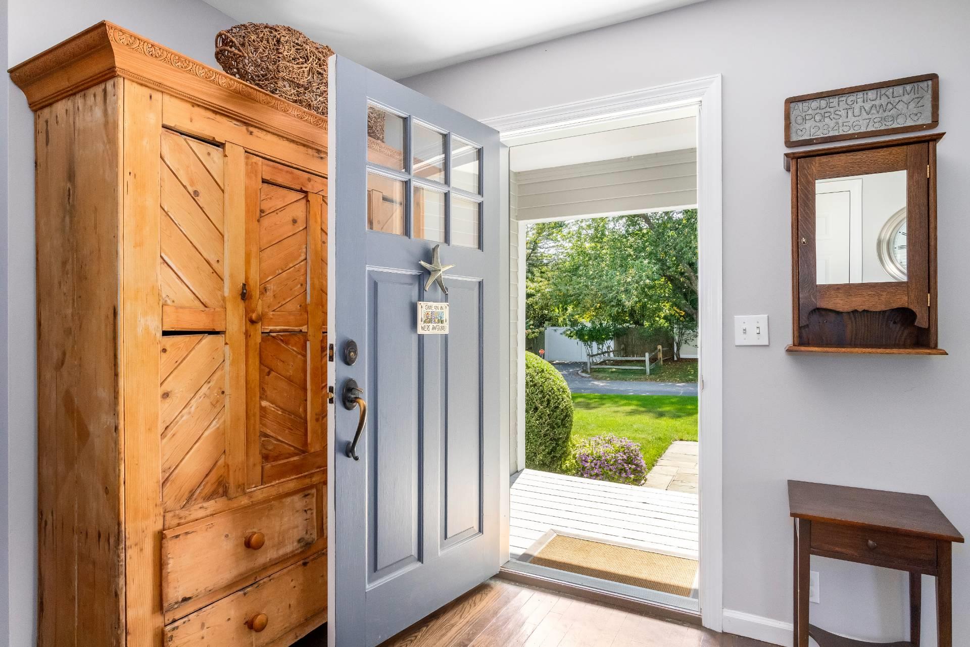 #4 photo, 91 Howell Street, Southampton , NY 11968