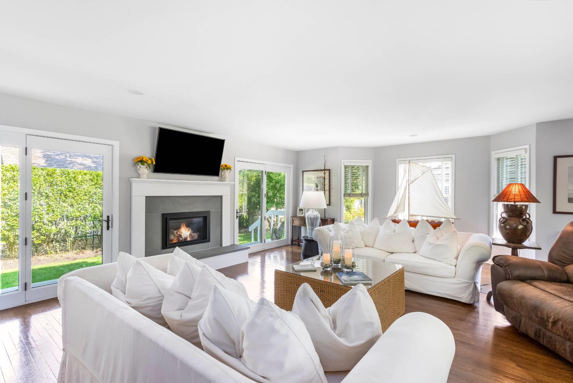 #5 photo, 91 Howell Street, Southampton , NY 11968