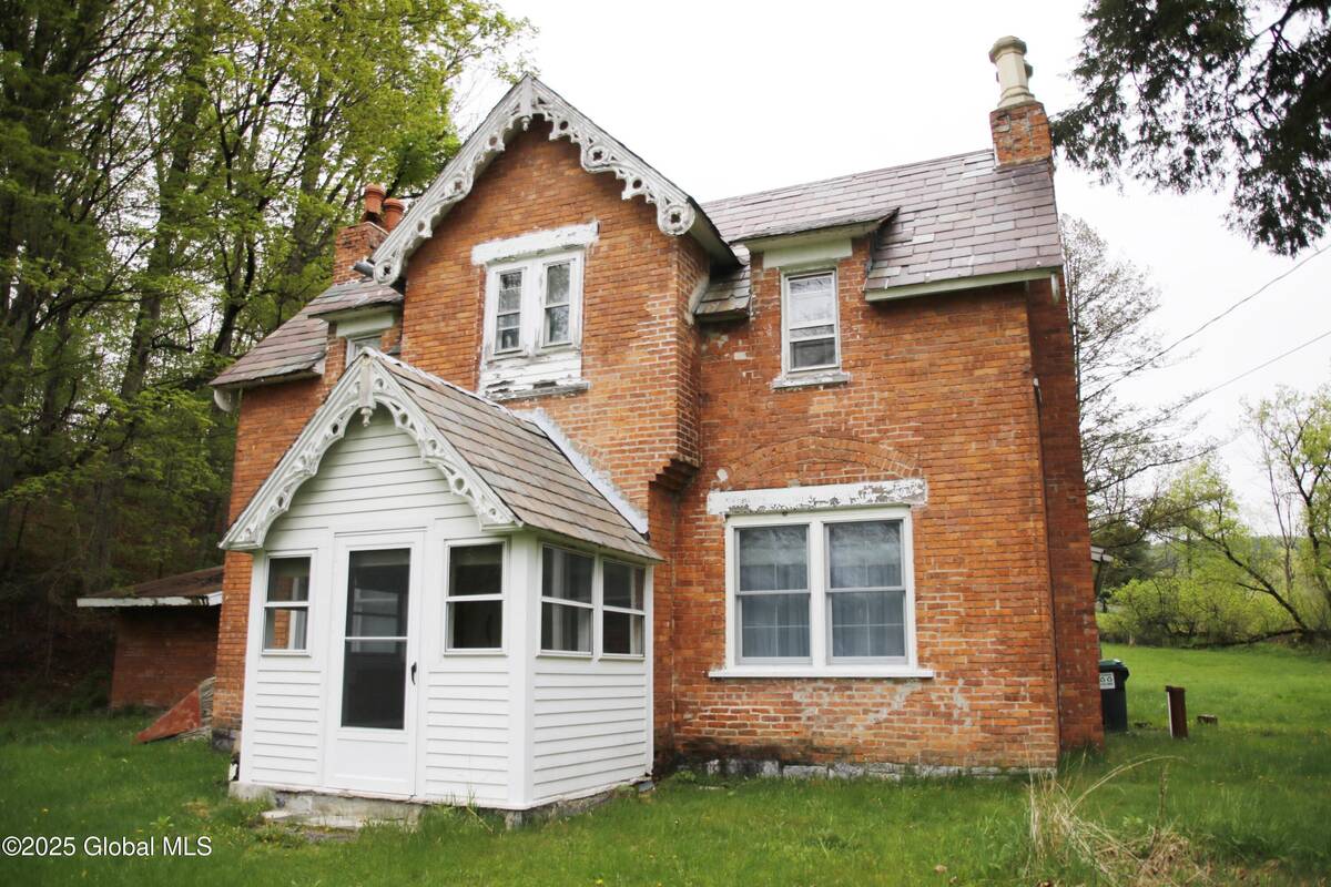 #1 photo, 84 Richmond Avenue, Hoosick Falls , NY 12090